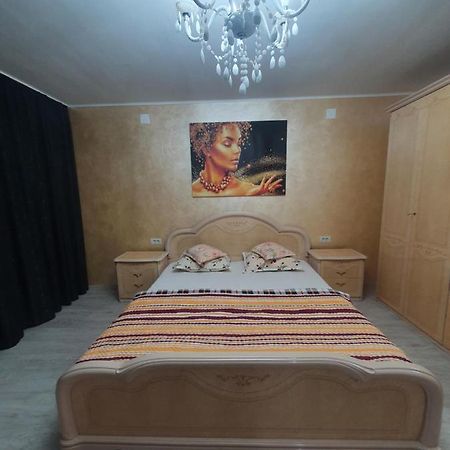 Kriss Apartment Luxury Targu Jiu Bagian luar foto