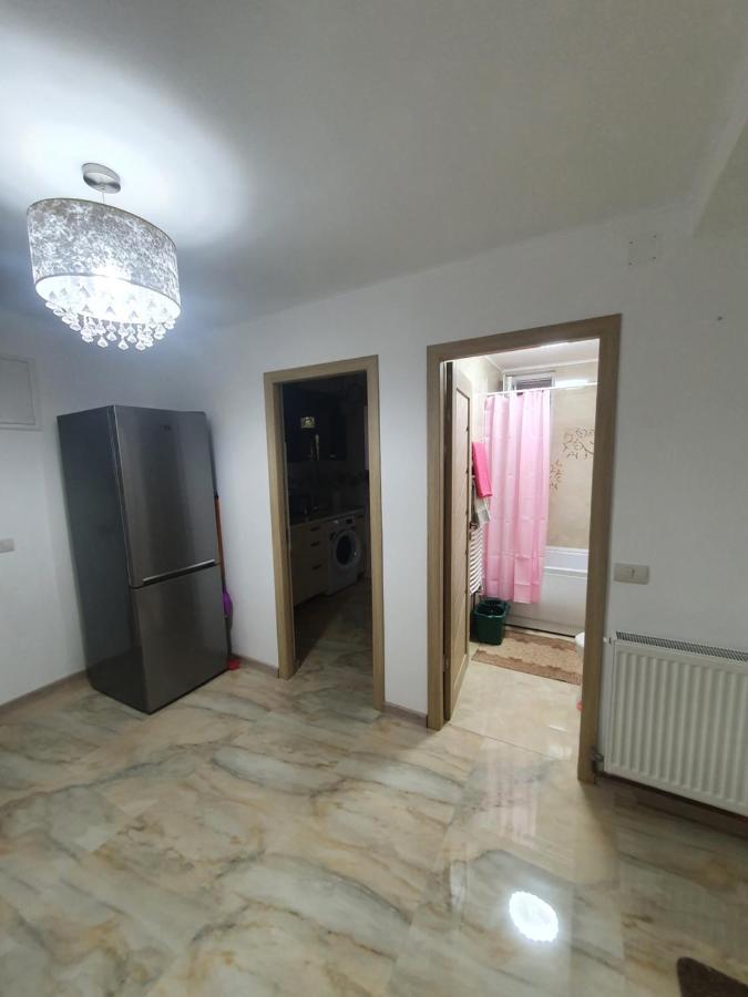 Kriss Apartment Luxury Targu Jiu Bagian luar foto