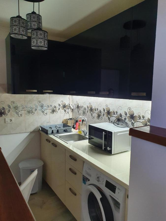 Kriss Apartment Luxury Targu Jiu Bagian luar foto