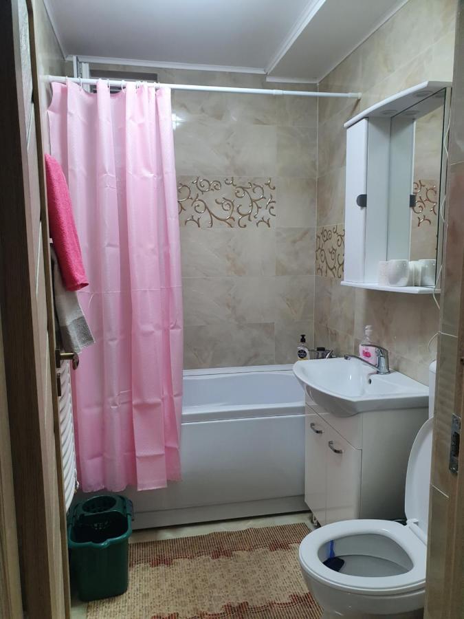 Kriss Apartment Luxury Targu Jiu Bagian luar foto