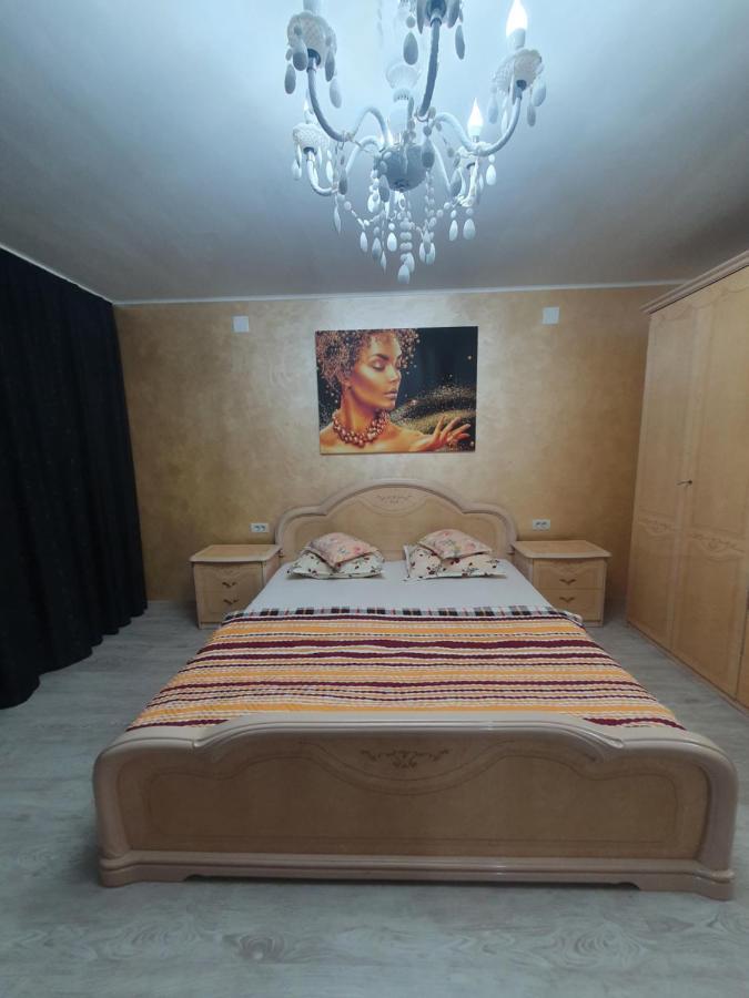 Kriss Apartment Luxury Targu Jiu Bagian luar foto